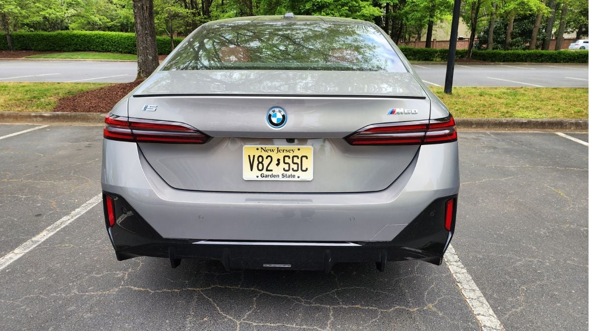 2024 BMW i5 M60 xDrive rear view design
