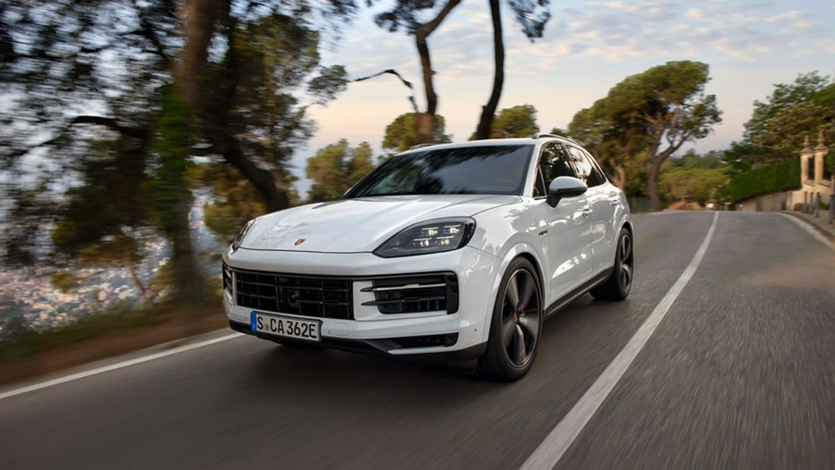 BMW X5 LCI vs Porsche Cayenne - Which one to buy?