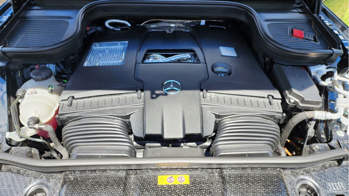 2024 GLS 580 Review: the V8 engine