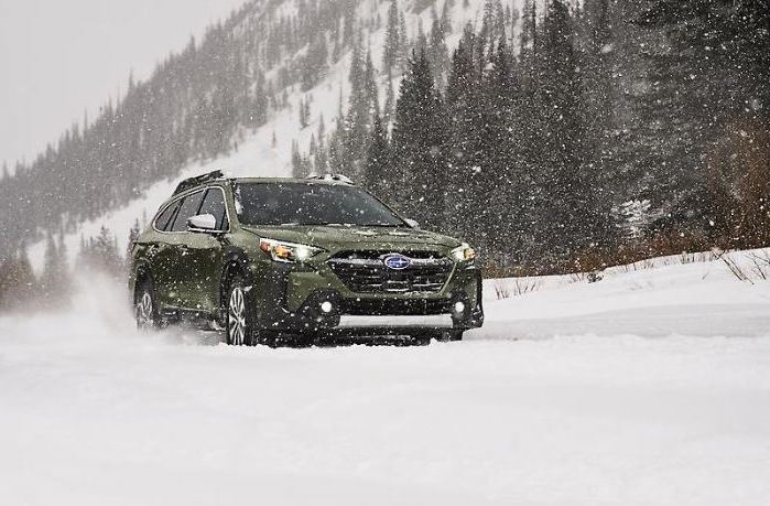 2023 Subaru Outback in the snow