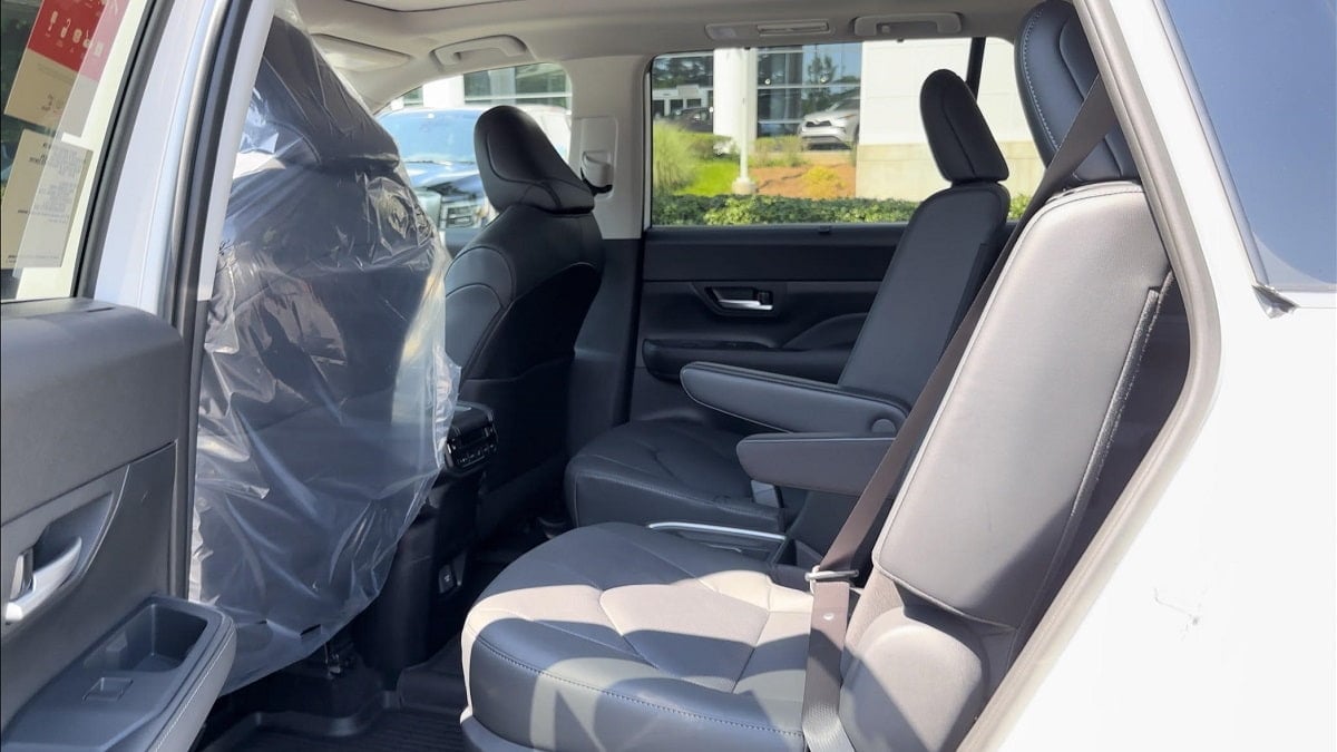 2024 Toyota Grand Highlander Limited Captain's Chairs