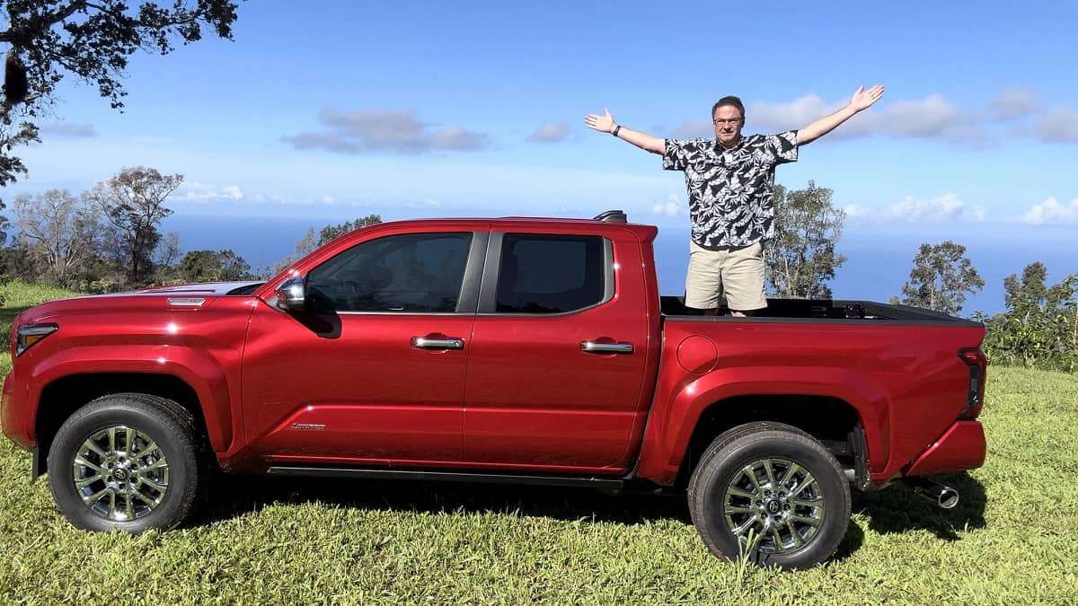 Toyota Tacoma Limited Supersonic Red 2024 года