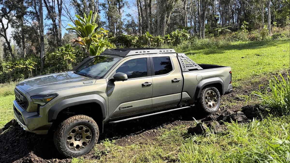 Toyota Tacoma Trailhunter 2024 бронзовый оксид 