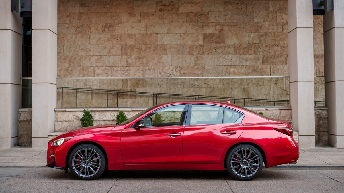 2024 Infiniti Q50 is coming back with a fresh new look, manual transmission, and over 400 horsepower