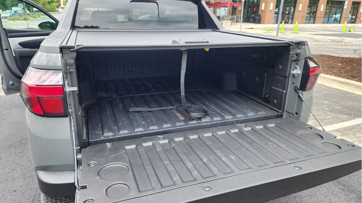 2025 Hyundai Santa Cruz Limited AWD's bed