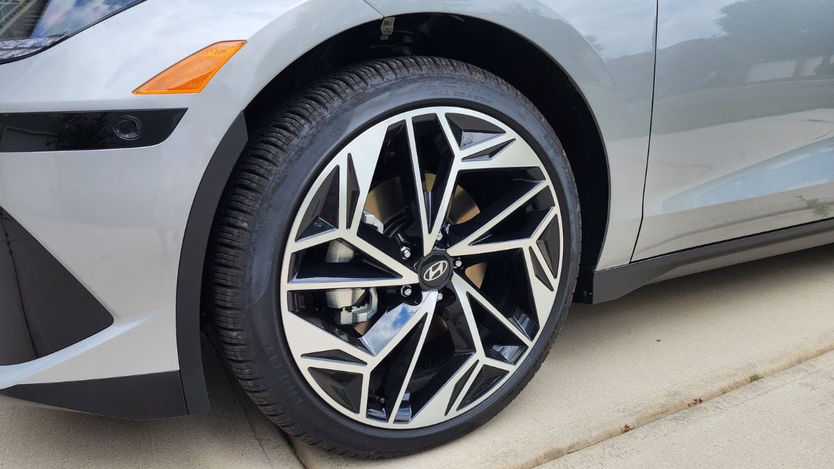 2025 Ioniq 6 Limited Long Range's 20-inch alloys