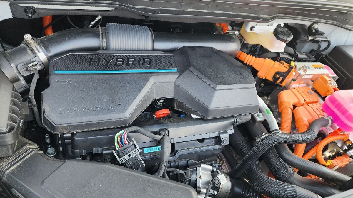 2025 Kia Carnival Hybrid's engine