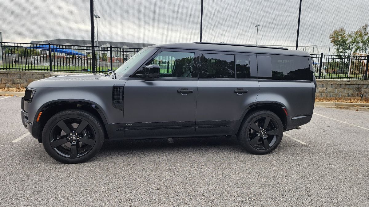 2025 Land Rover Defender 130 V8's exterior design