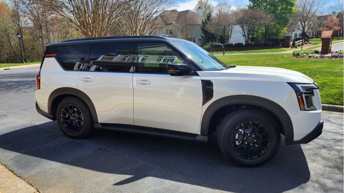 2025 Nissan Armada PRo-4X Rugged Exterior