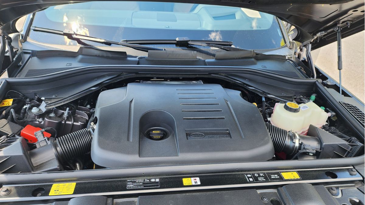 2025 Range Rover PHEV's engine