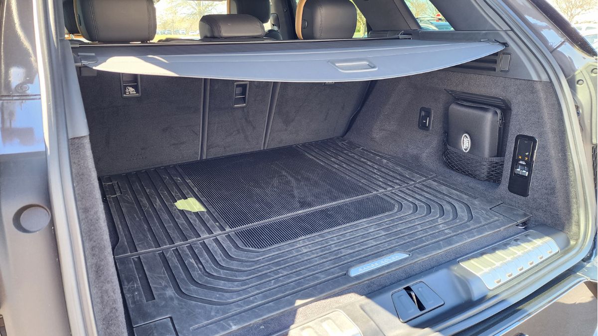 So I Just Drove The 2025 Range Rover PHEV For a Week And Am So Pleased ...