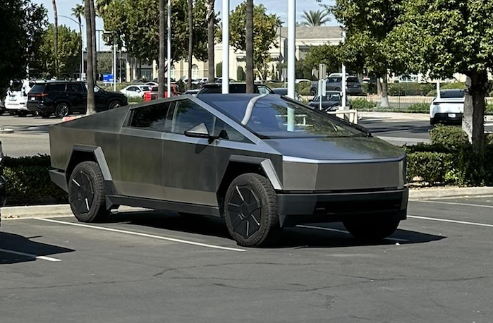 Daniel's test drive in the 2025 Tesla Cyberbeast is intoxicating