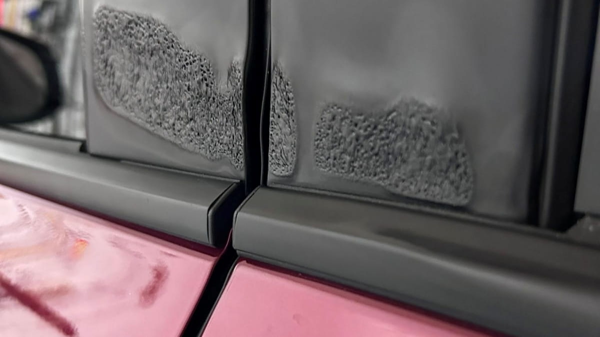 2025 Toyota Sienna owner blamse "cheap quality" because his car is melting