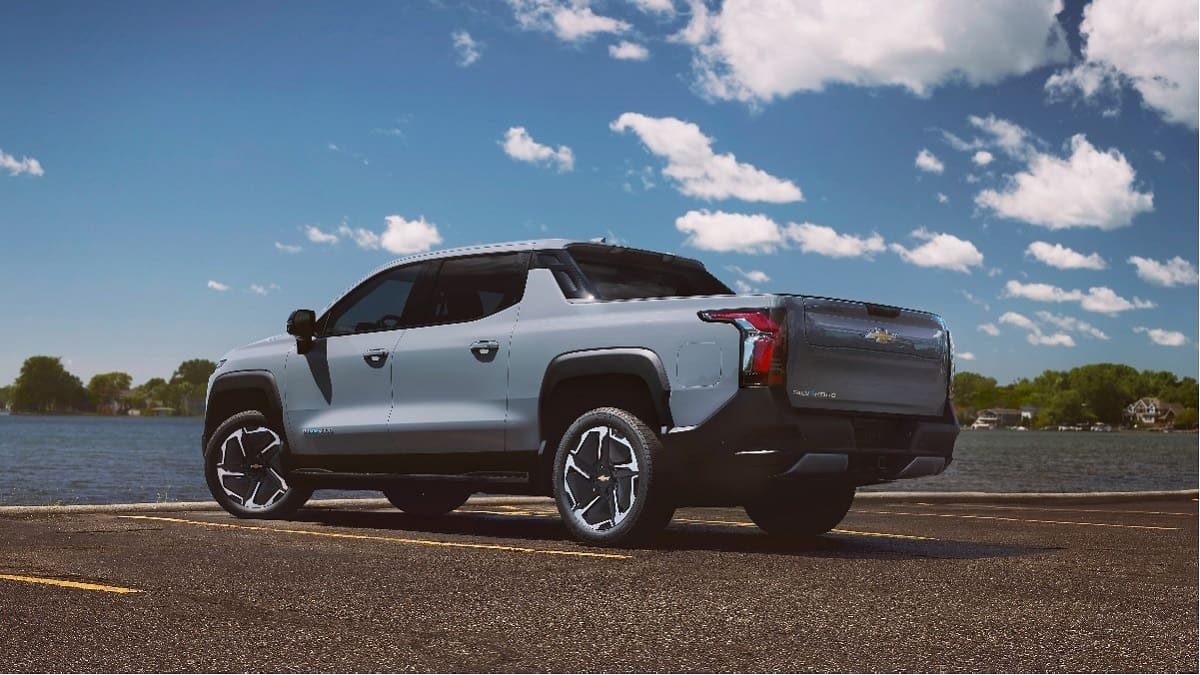 2025 Chevrolet Silverado EV LT