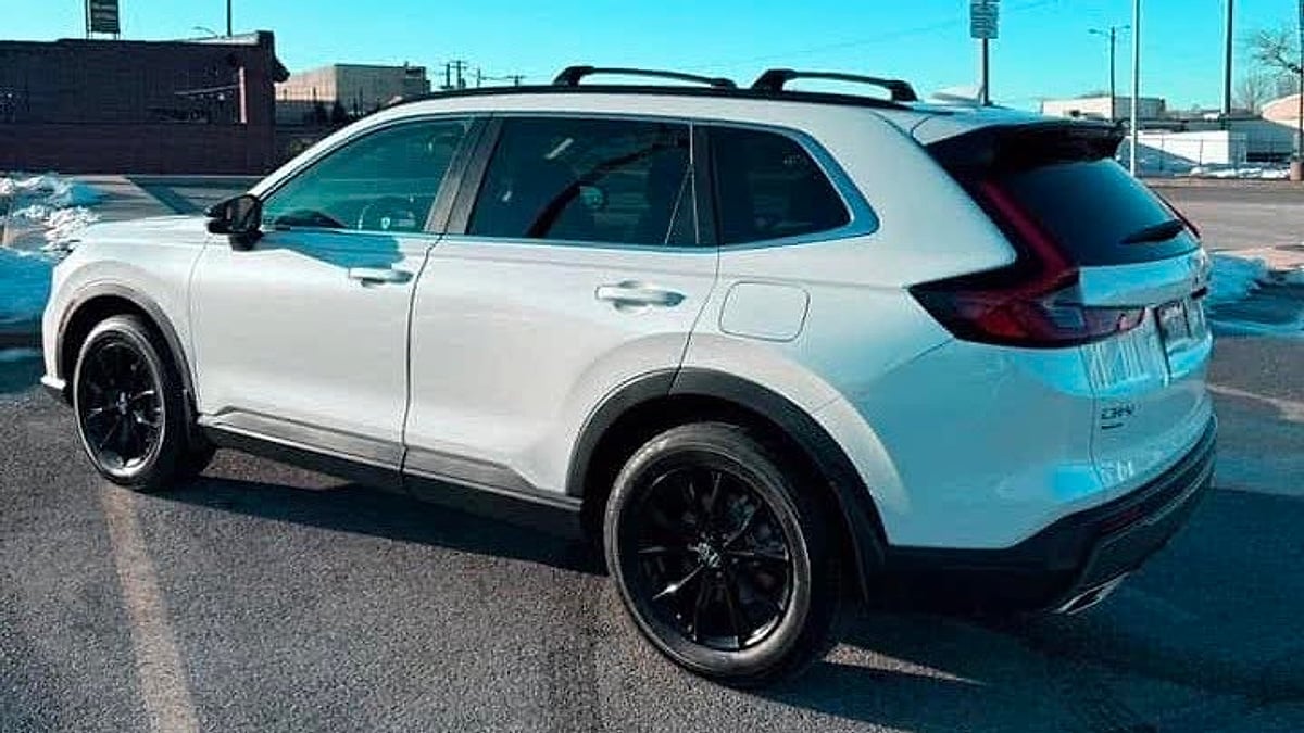 2025 CR-V Sport Hybrid ina parking lot rear view