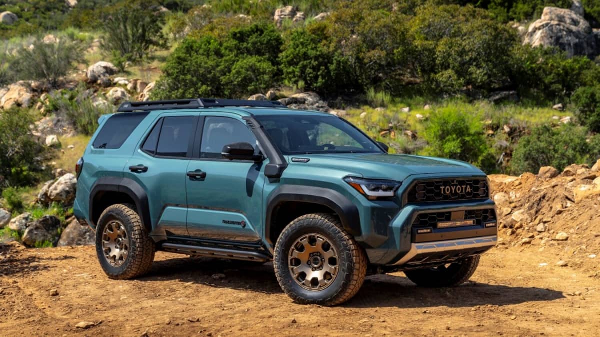 2025 Toyota 4Runner front 3/4 view off-roading
