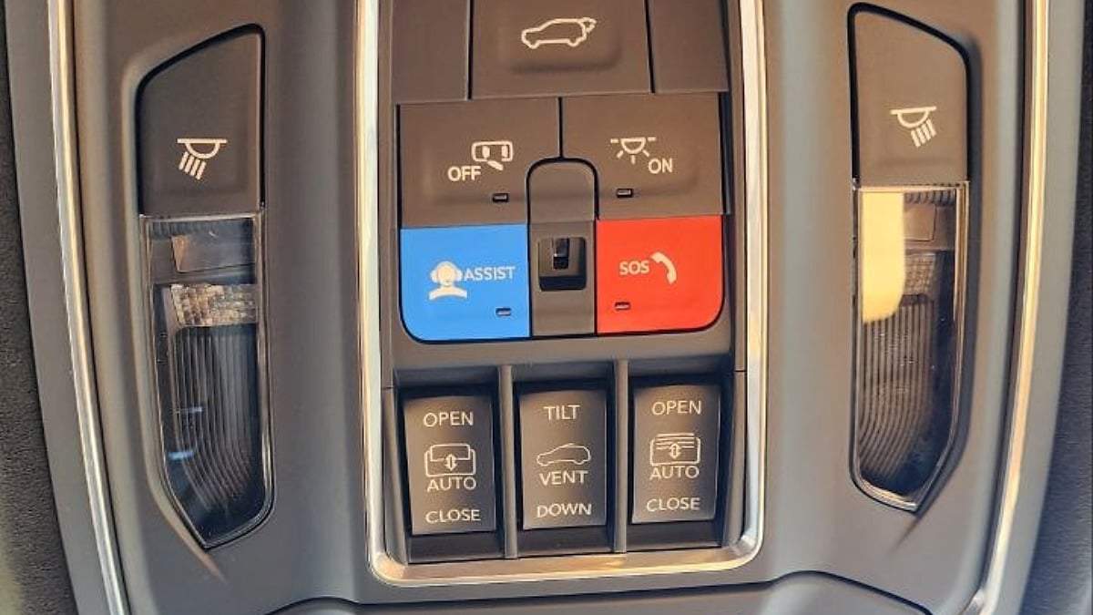 2026 Jeep Grand Cherokee L Summit 4X4's overhead console