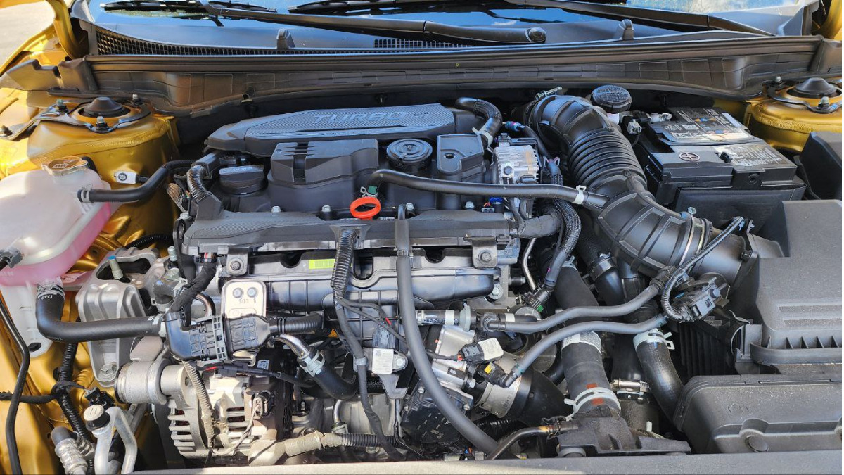 2026 Kia K4 Hatchback GT-Line Turbo's engine