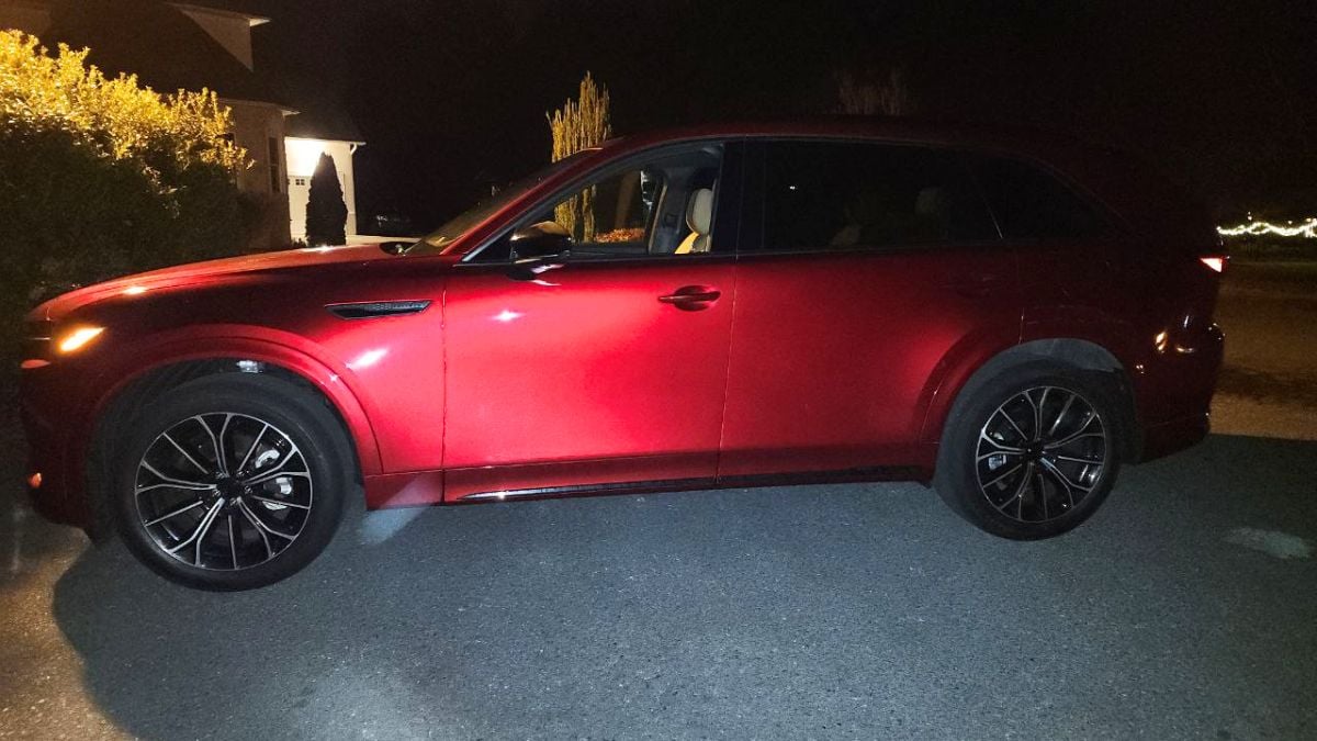 2026 Mazda CX-70's exterior design side view