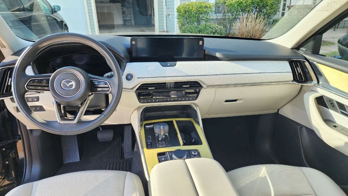 2026 Mazda CX-90 Infotainment and front interiort