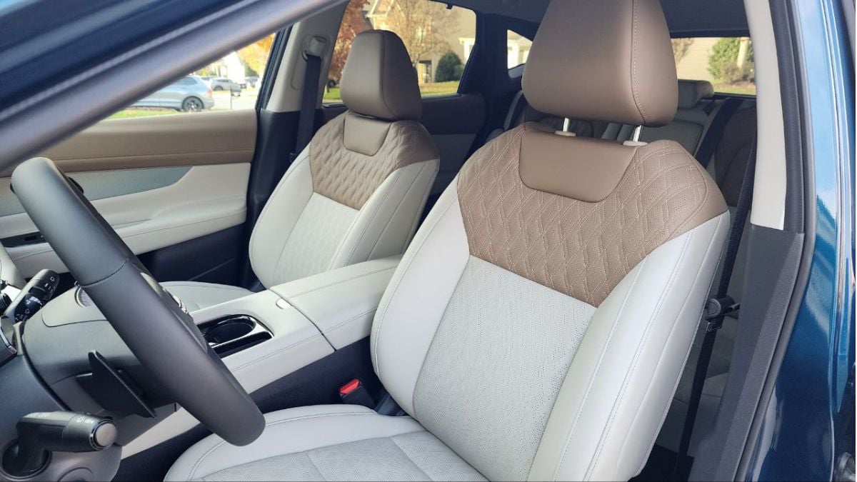 2026 Nissan Murano Platinum's front seats