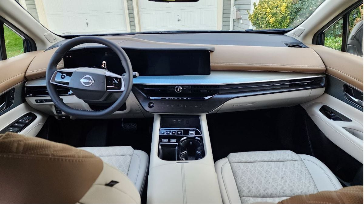 2026 Nissan Murano Platinum's front interior and infotainment