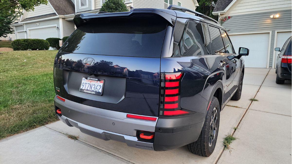 2026 Palisade XRT PRO's back view and rear design