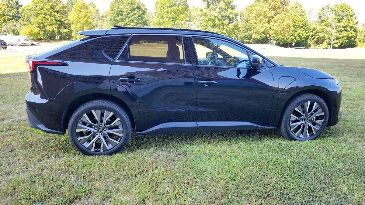 2026 Subaru Solterra's beautiful exterior side view