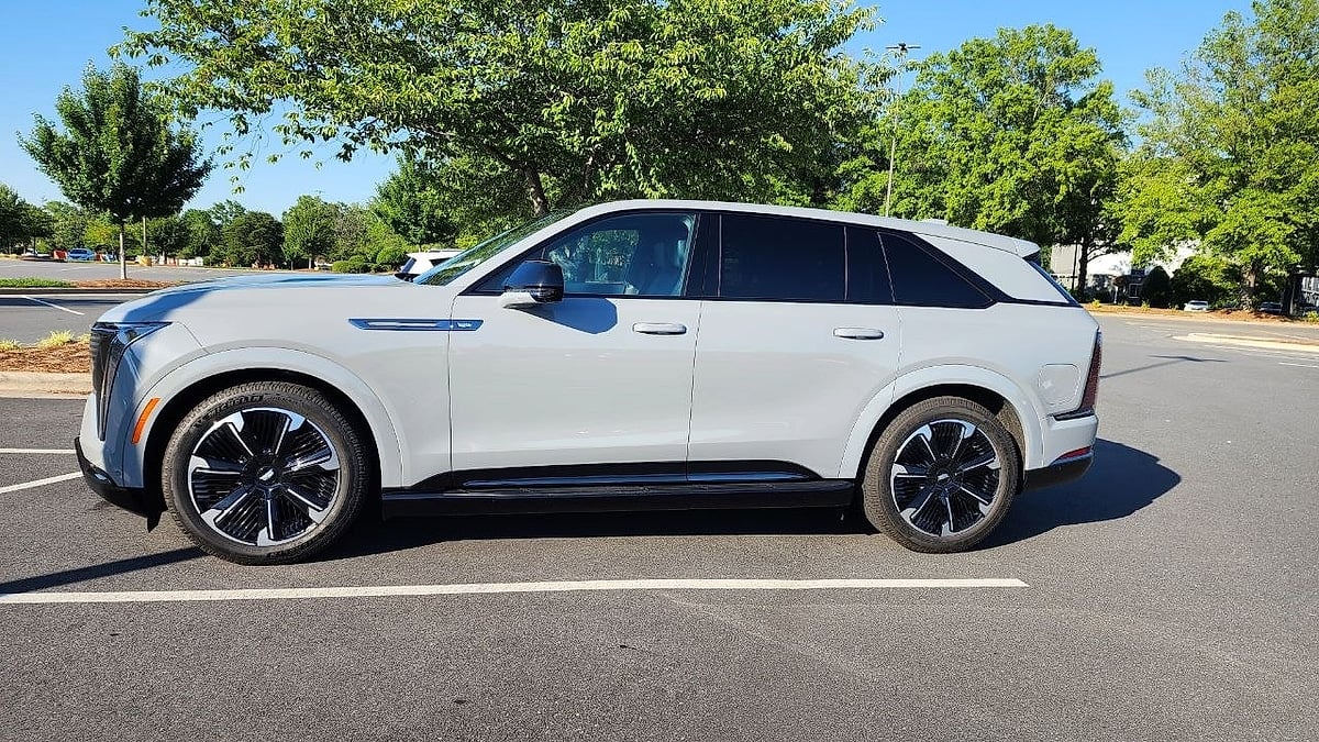 2026 Cadillac Escalade IQ Premium Sport Luna Metallic color exterior