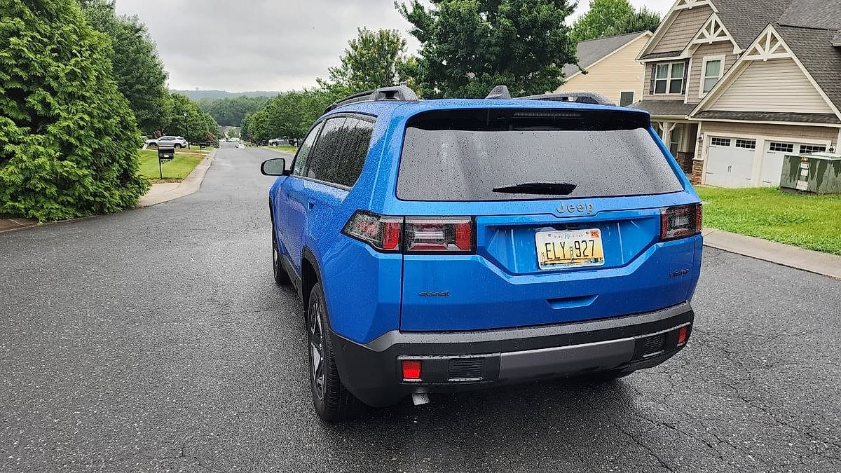 2026 Jeep Cherokee Limited  4X4's back end.