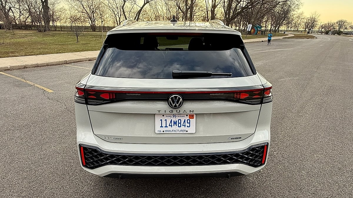 2026 Volkswagen Tiguan SEL R-Line Turbo
