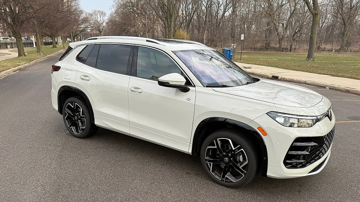 2026 Volkswagen Tiguan SEL R-Line Turbo