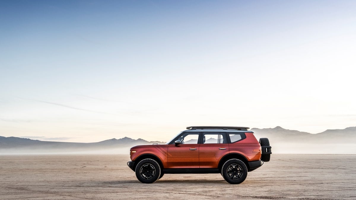 All Scout models will feature an optional range extender (a VW inline-4 engine) that brings the range up from 350 to 500 miles