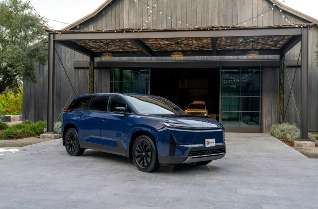 2027 Toyota Highlander in blue