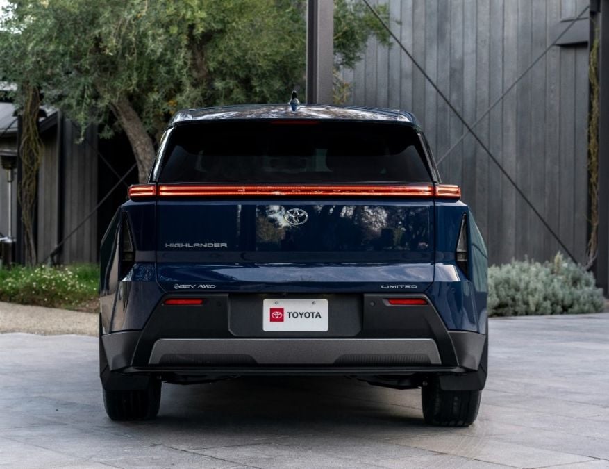 2027 Toyota Highlander rear