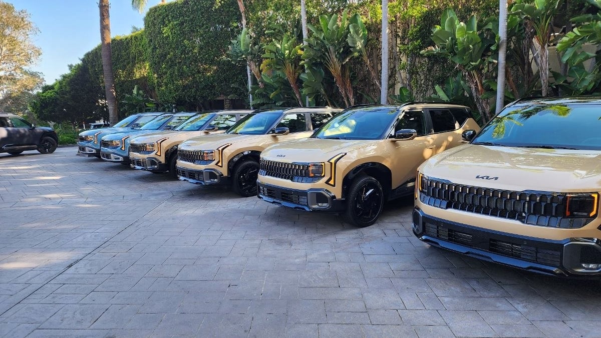 2027 Kia Seltos vehicles lined up in Newport Beach, CA