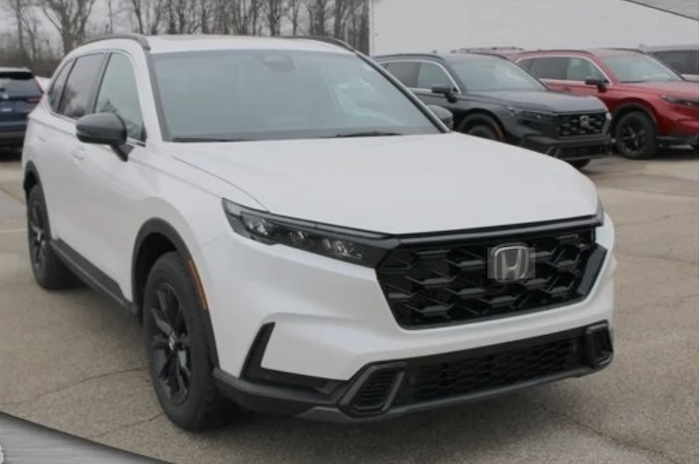 Adrian Aceves' 2024 Honda CR-V Hybrid 