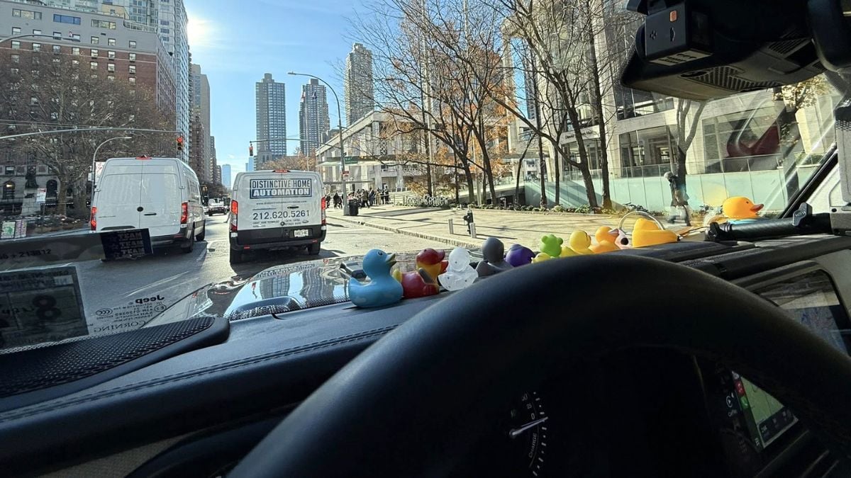 An interior image of Scott's Jeep Wrangler while driving through the streets of Manhattan
