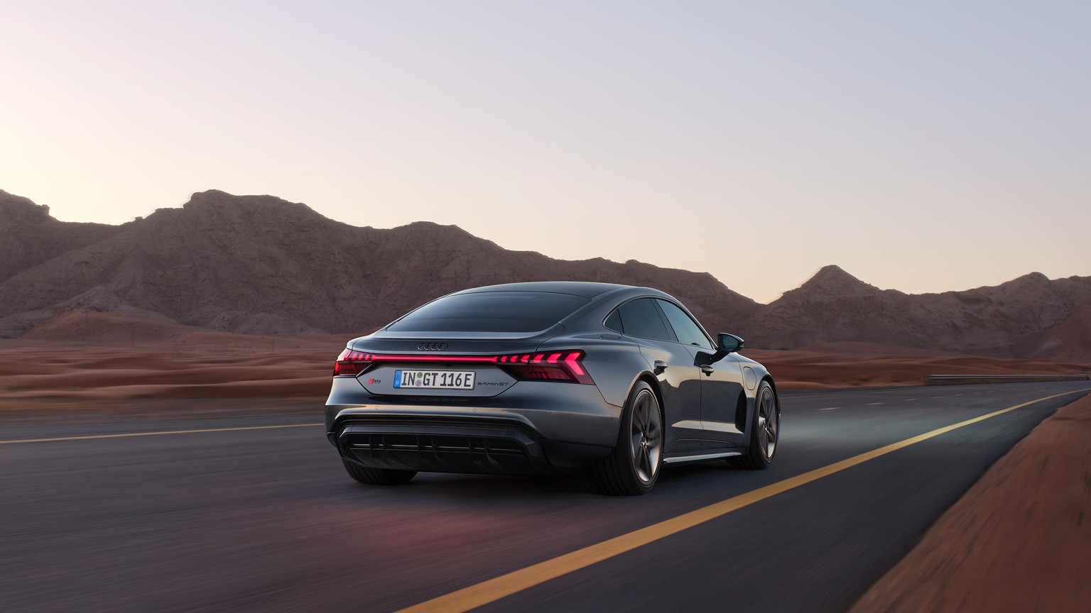 Porsche Taycan vs. Audi E-tron GT