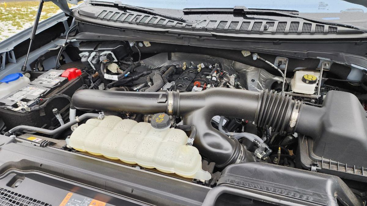 Engine of the 2026 Ford Expedition