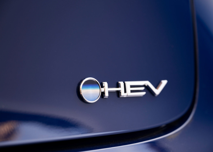 2024 Toyota Prius HEV badge 