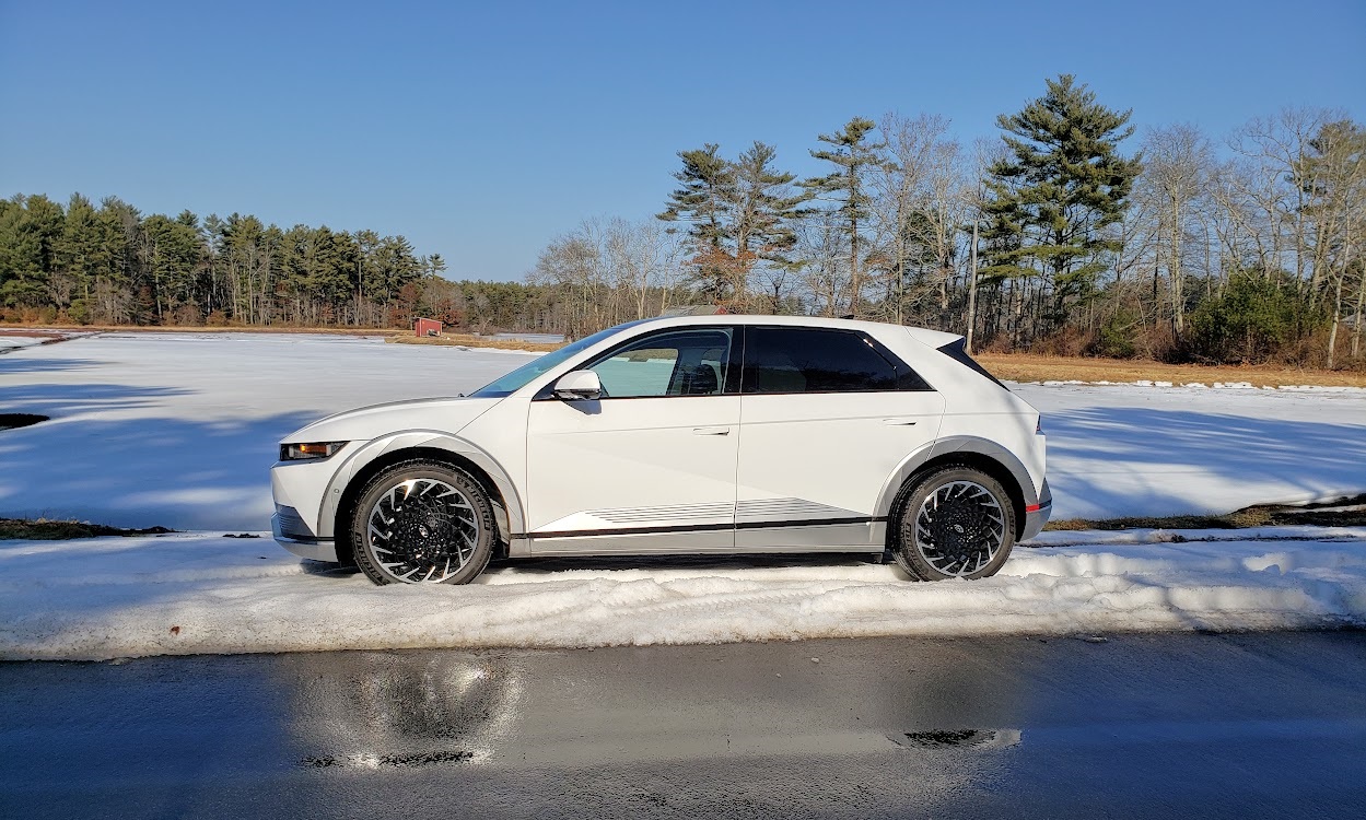Image of Hyundai Ioniq 5 in winter by John Goreham