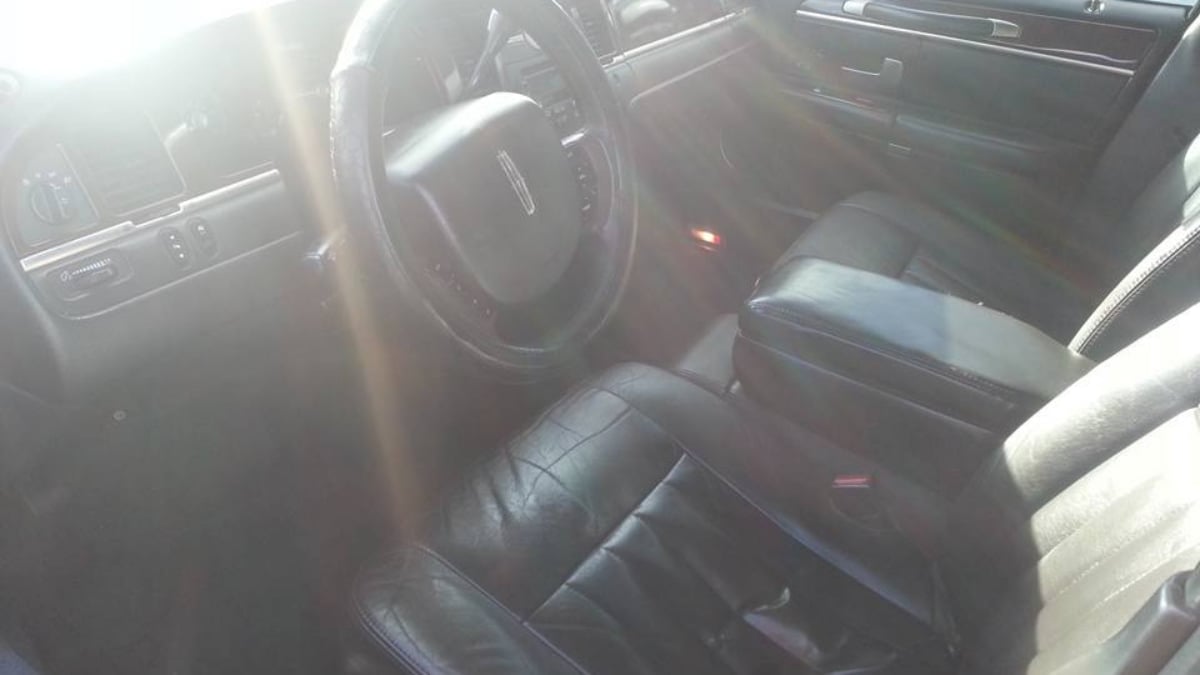 After more than 600,000 miles, this Lincoln Town Car shwos minimal signs of wear