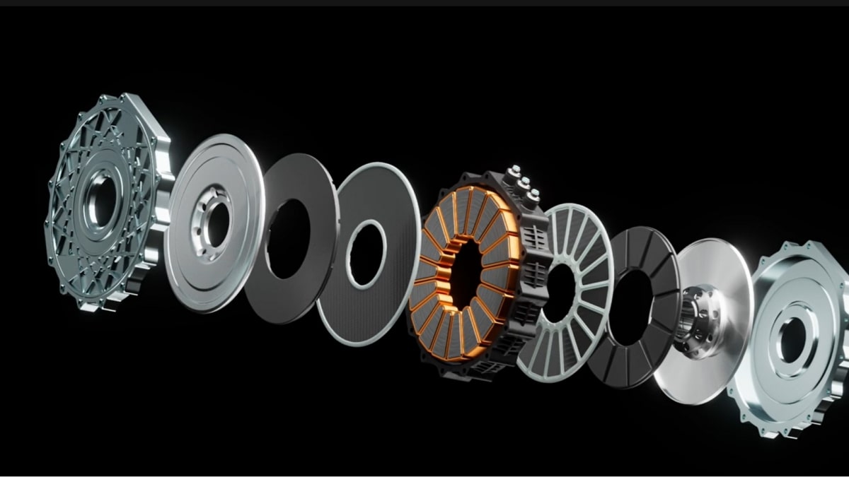 Mercedes and YASA developed the next-generation e-motor that weighs just 28.6 pounds and makes 1,0006 horsepower