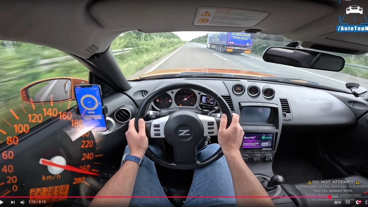 Supercharged Nissan 350Z going flat out on the AutoBahn @AutoTopNL
