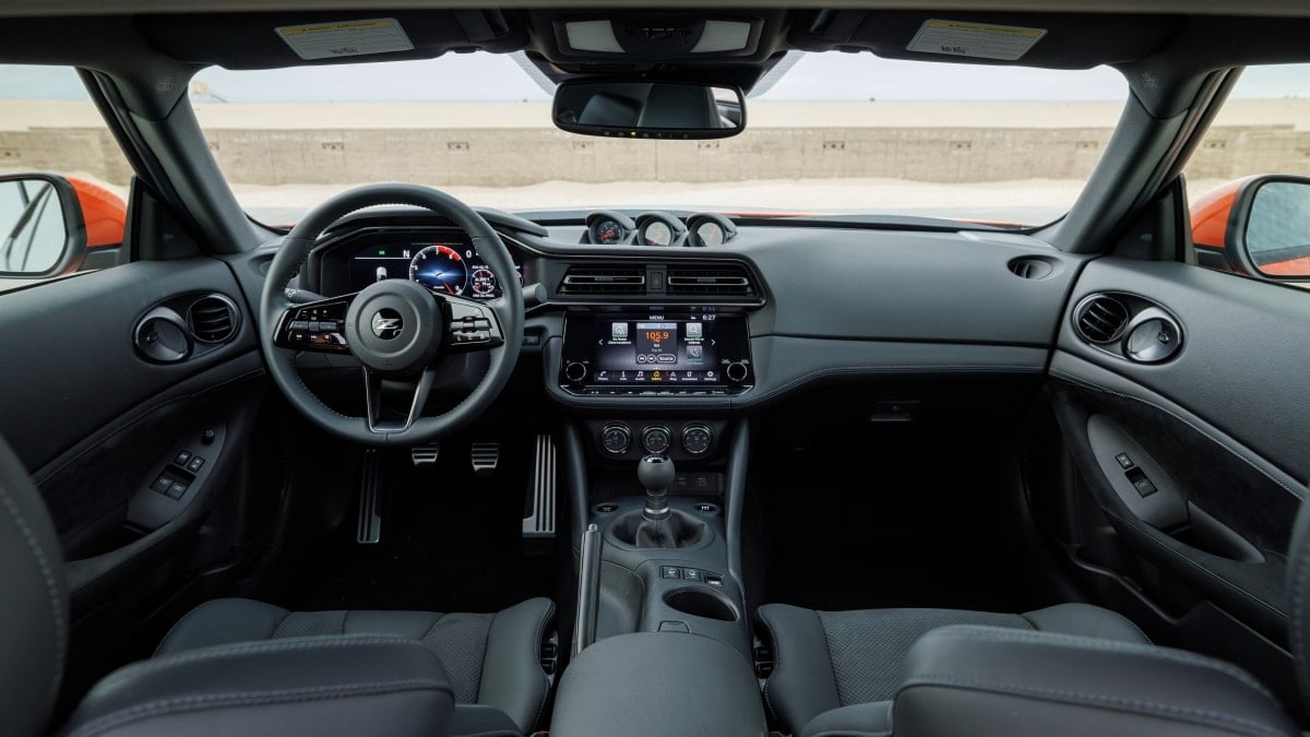 Nissan Z manual may have the 370Z transmission, but features a differenet clutch 