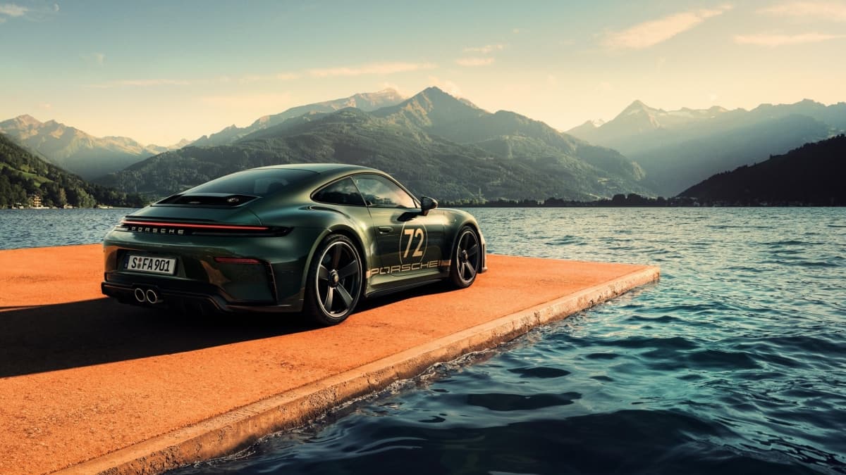 The Porsche 911 GT3 90 F.A. exterior was inspired by Alexander Porsche's 930 Turbo, which he drove in the 1980s