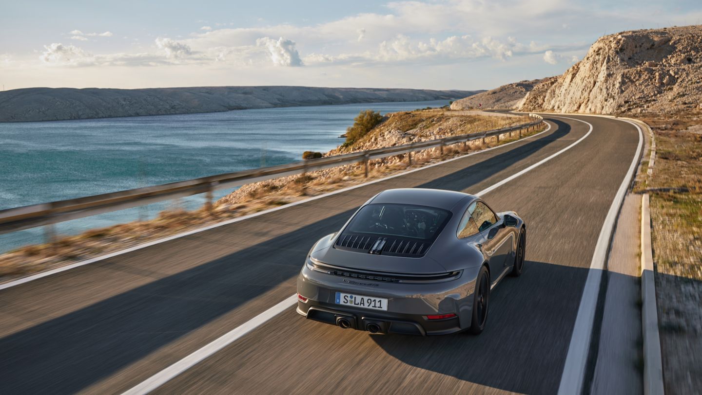 Porsche 992.2 T-Hybrid Indicate High Ownership Costs