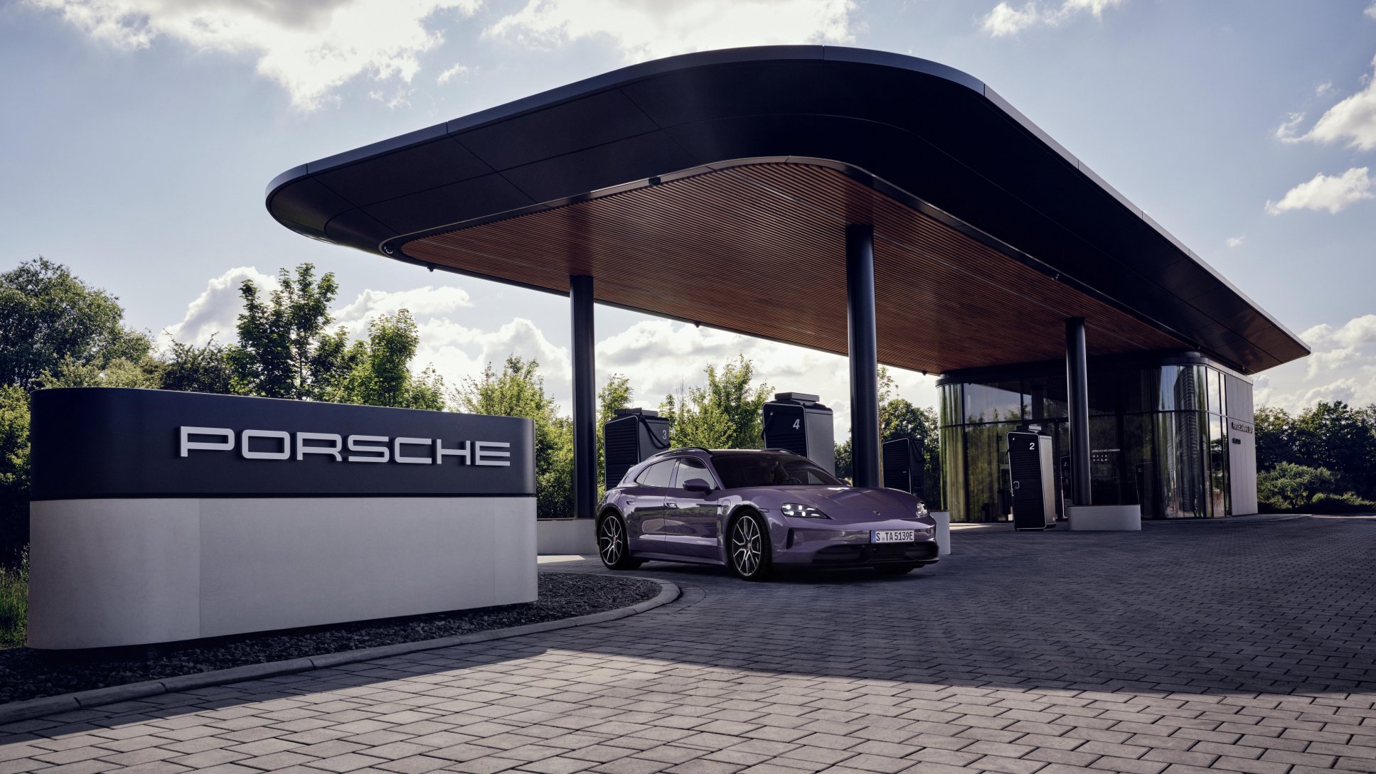 Porsche Parters with ChargePoint to improve EV Charging