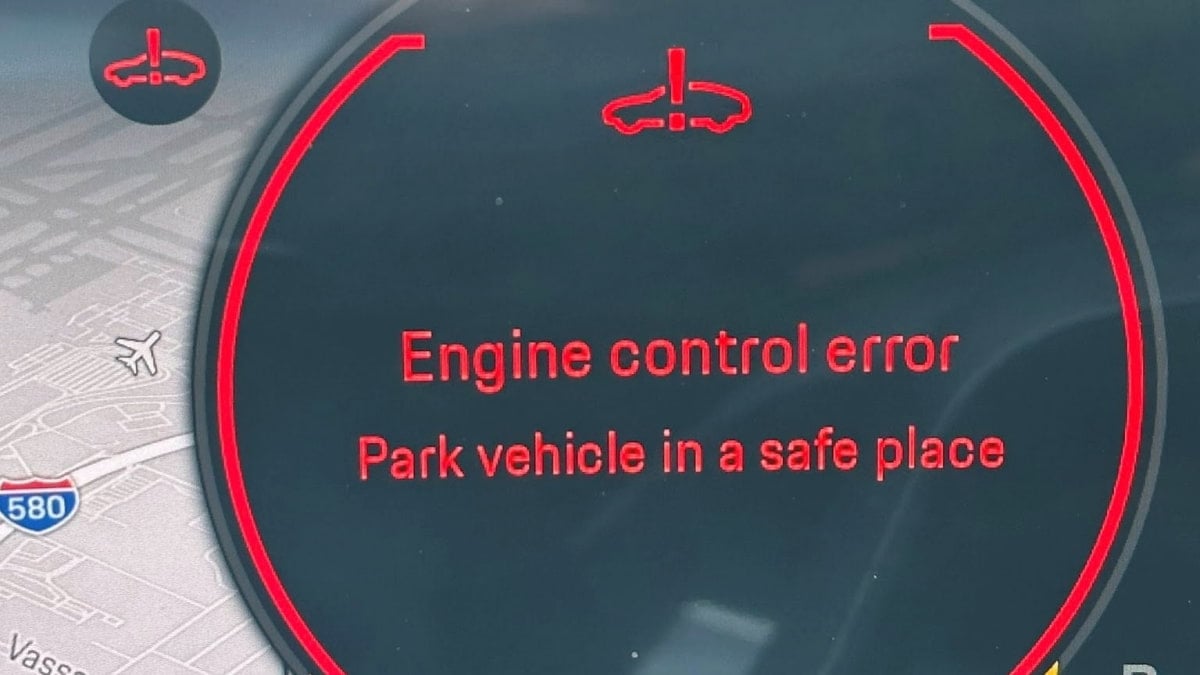 Porsche Taycan Engine Control Error